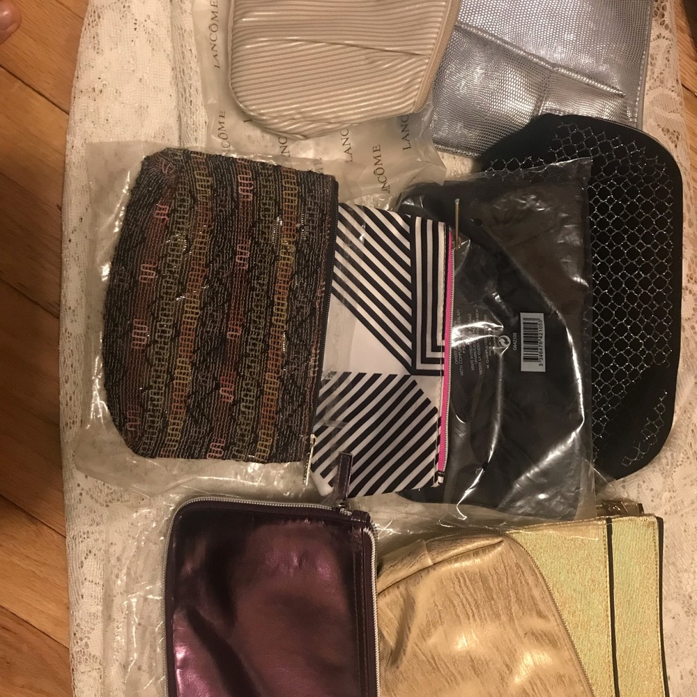 9 lot of beauty bag accessories